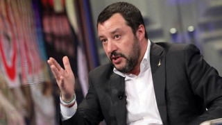 Salvini réunit ses partisans à Rome