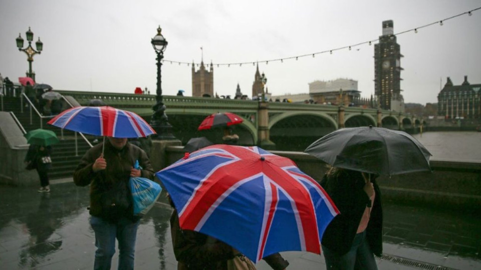 Brexit: que se passera-t-il si le Parlement britannique rejette l'accord mardi?