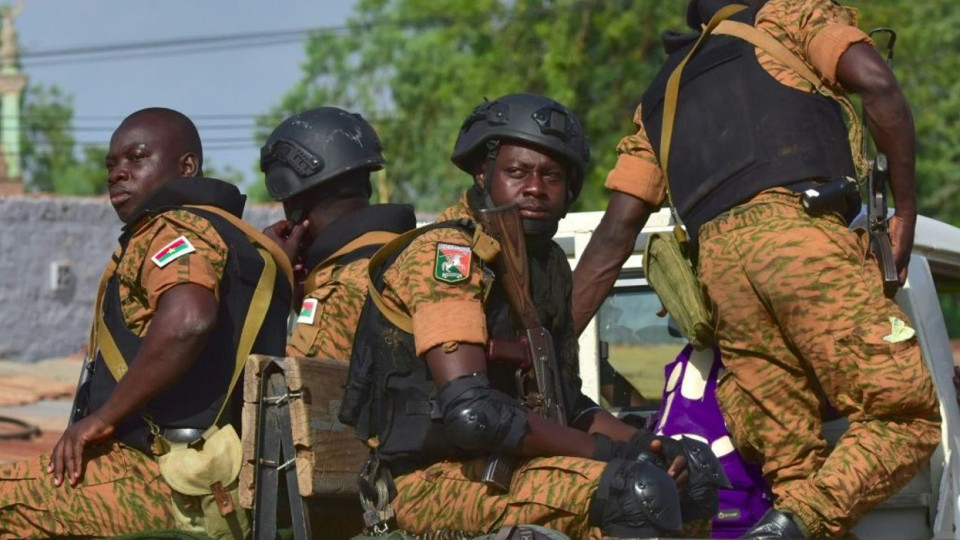 Attaque jihadiste au Burkina Faso avant le G5 Sahel: 14 morts