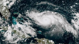 L'ouragan Dorian renforcé en catégorie 4, les Bahamas se préparent