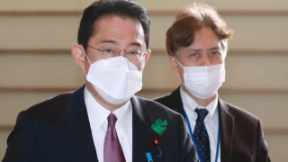 Japanese Prime Minister Don't Even Want to Look at Same Sex Couples